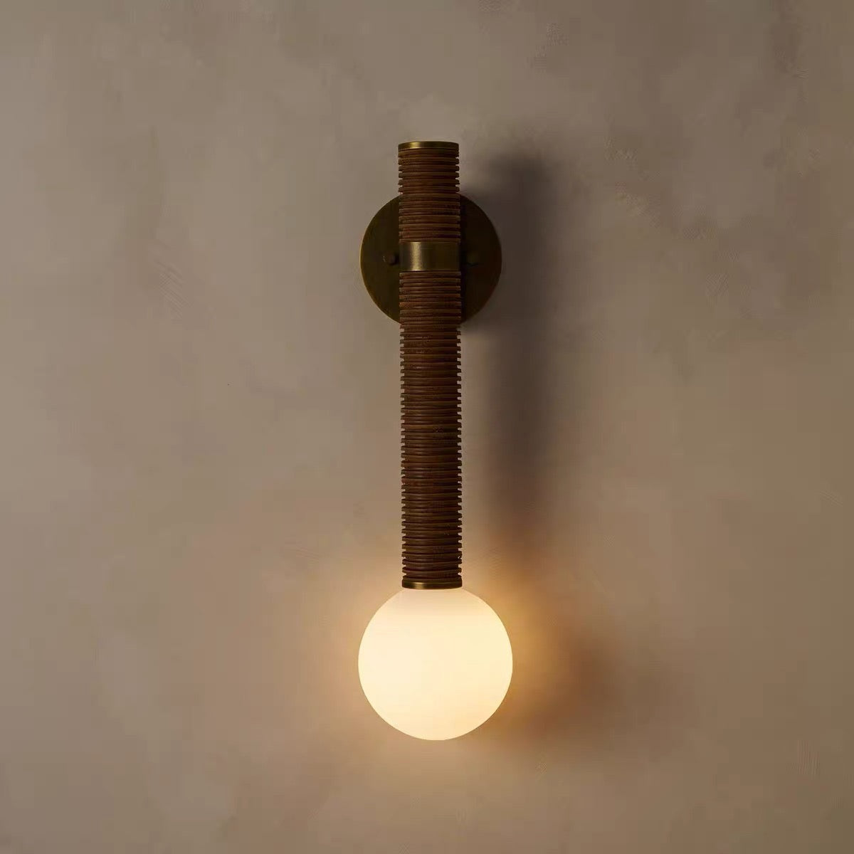 Lestro Wall Light