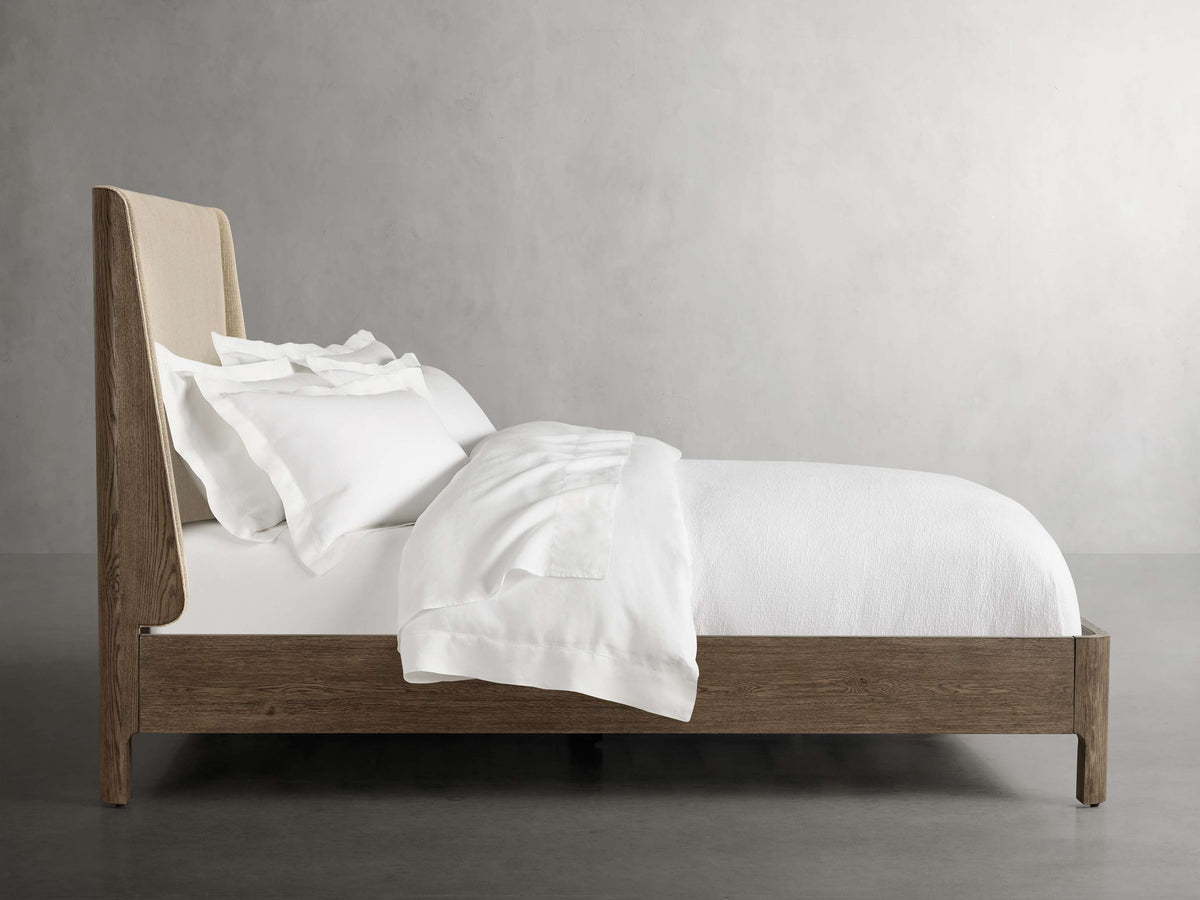 Calista Bed
