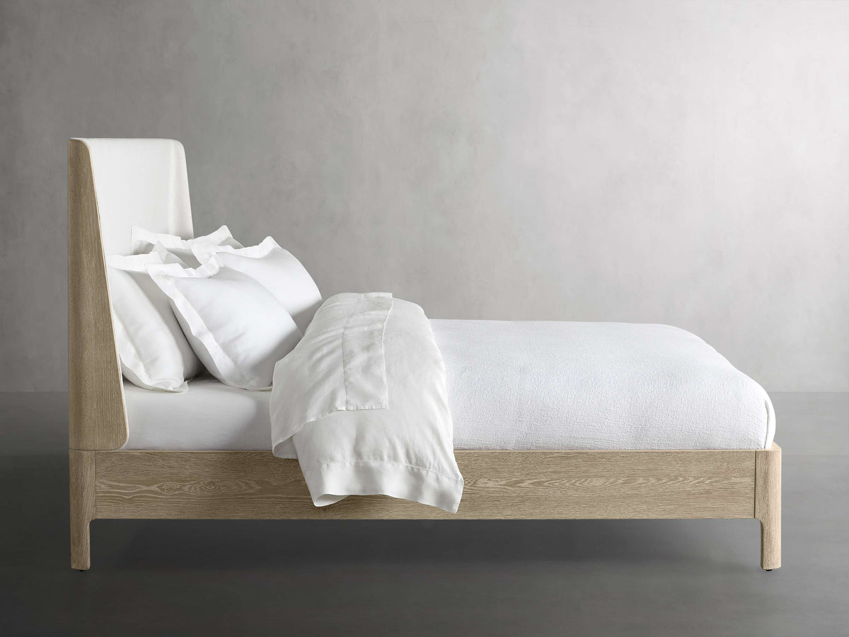 Calista Bed
