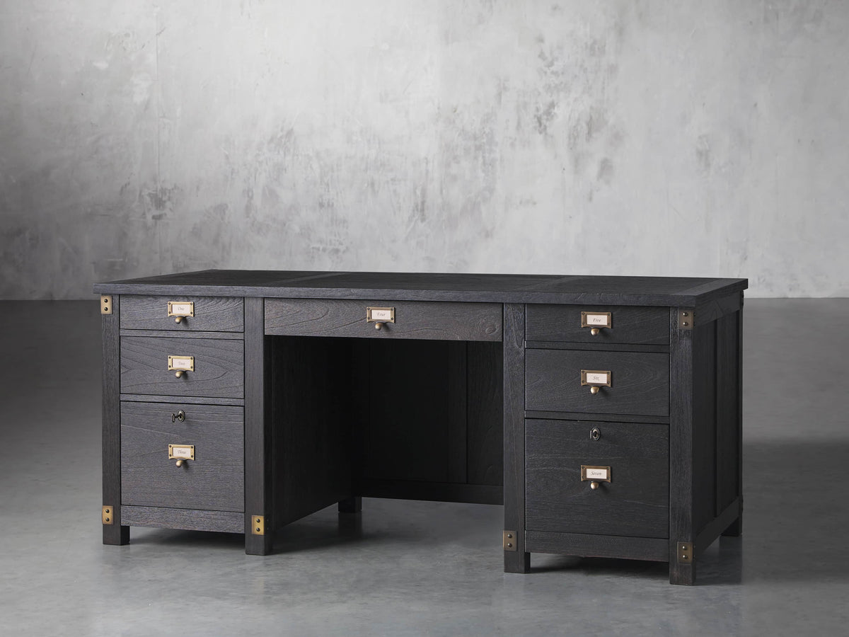 Telegraph Executive Desk