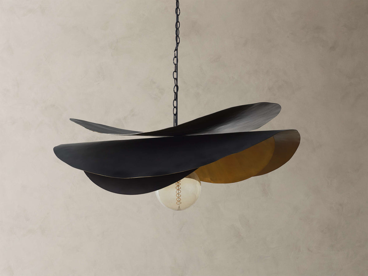 Fria Curved Pendant