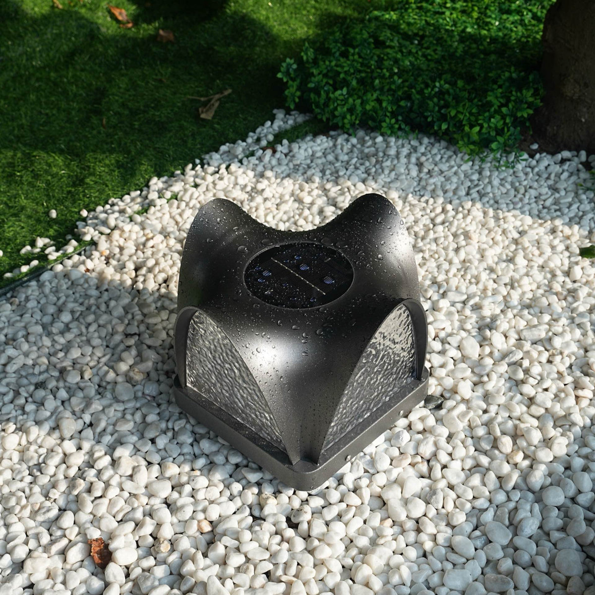 Sculptform Solar Outdoor Light
