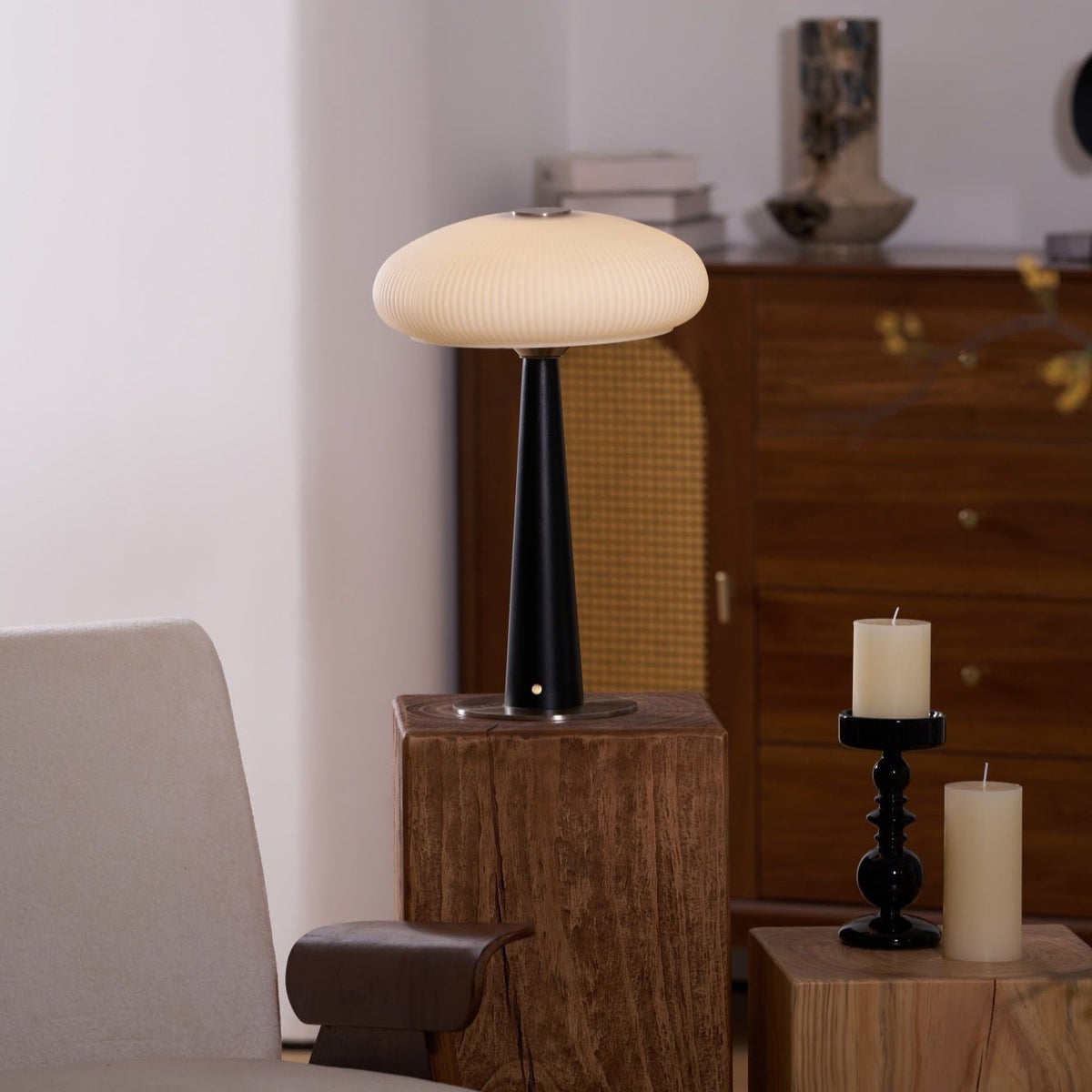 Aeruno Table Lamp