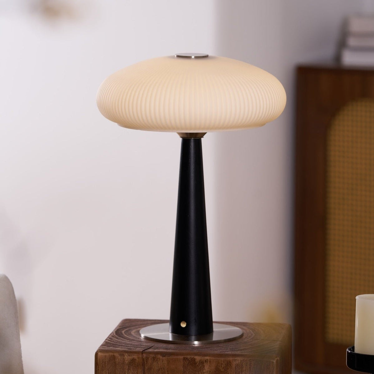 Aeruno Table Lamp