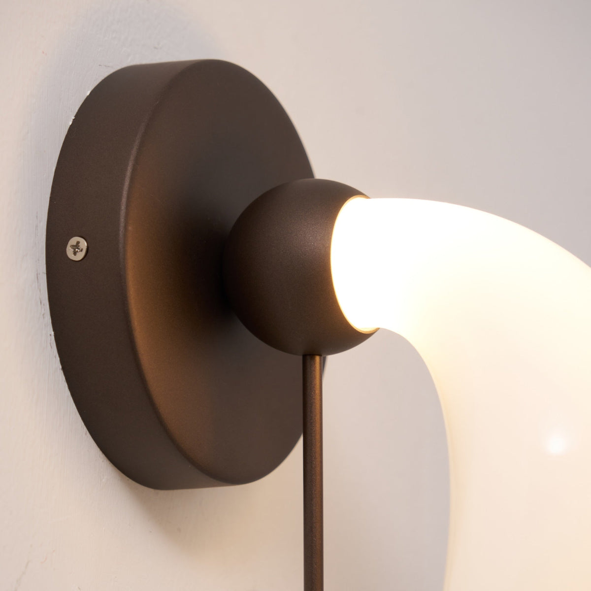 Alabris Wall Light