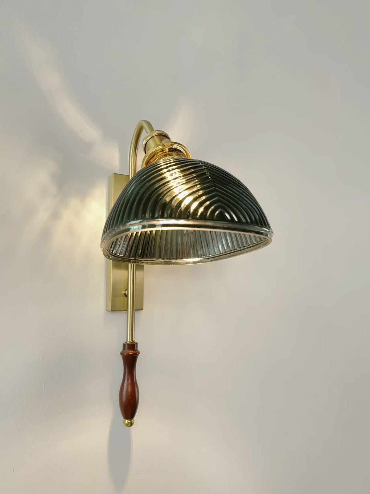Alaric Wall Lamp