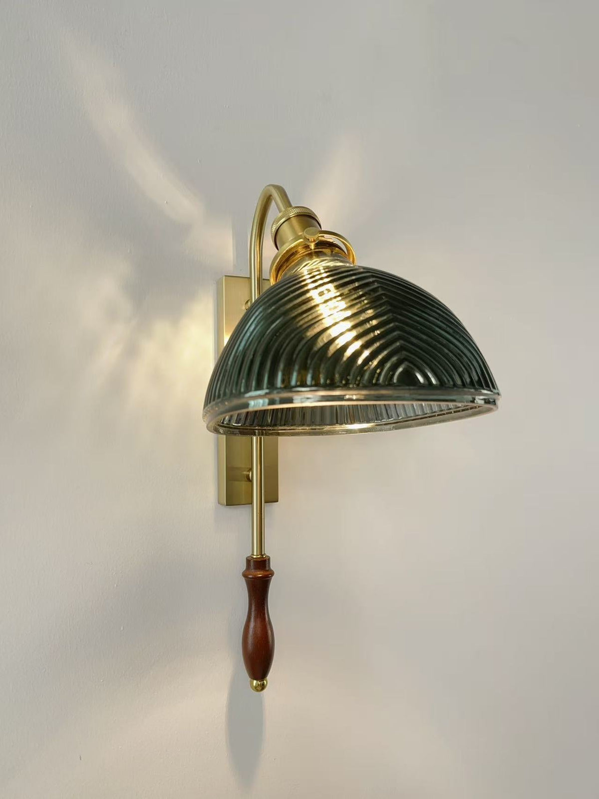 Alaric Wall Lamp