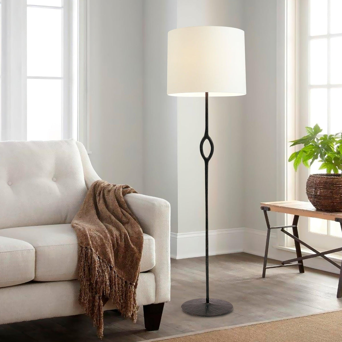 Alassis Floor Lamp 17.7"