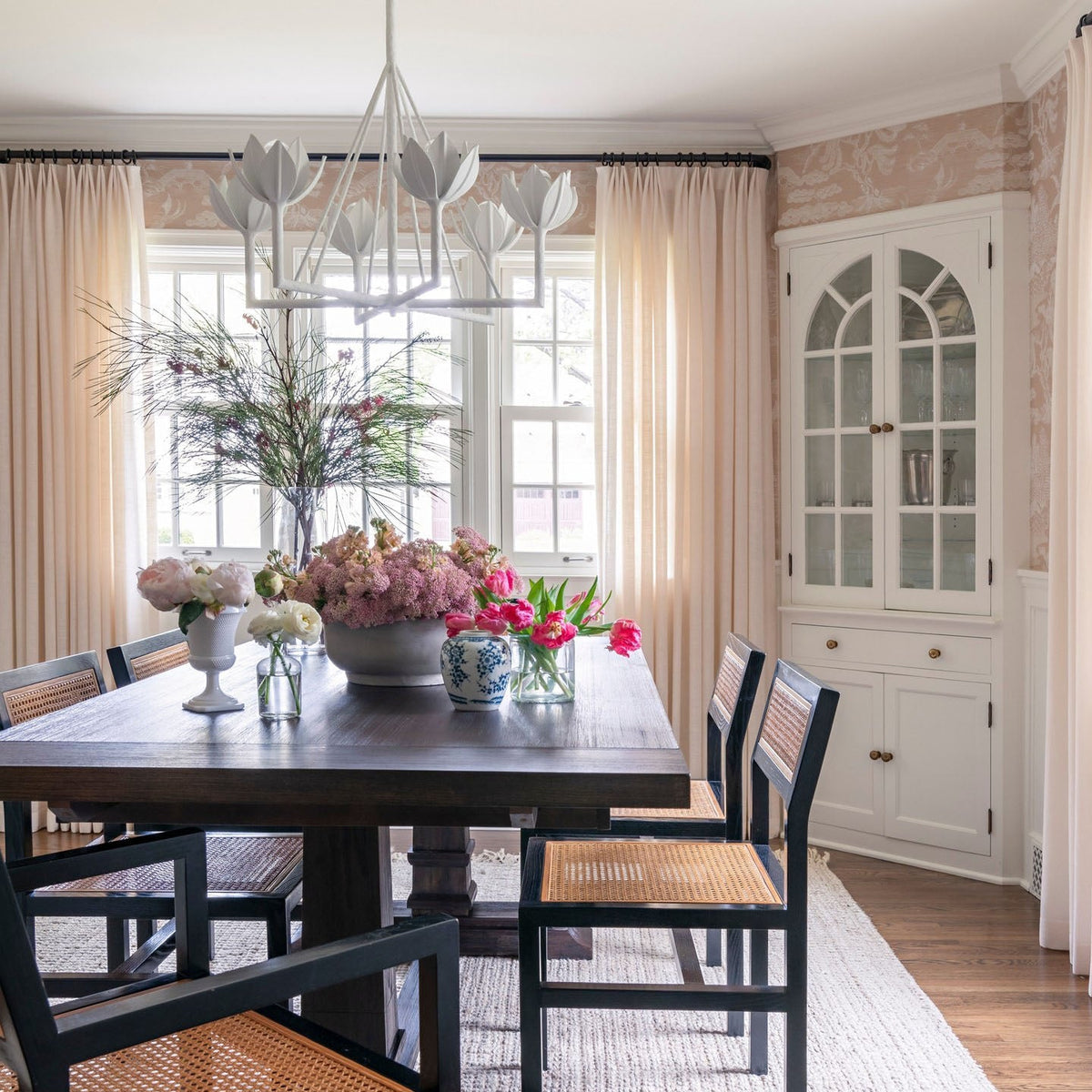 Alberto Lotus Bloom Chandelier