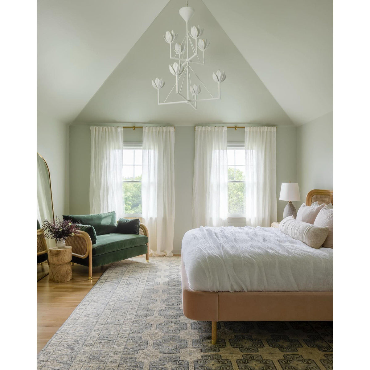 Alberto Lotus Bloom Chandelier