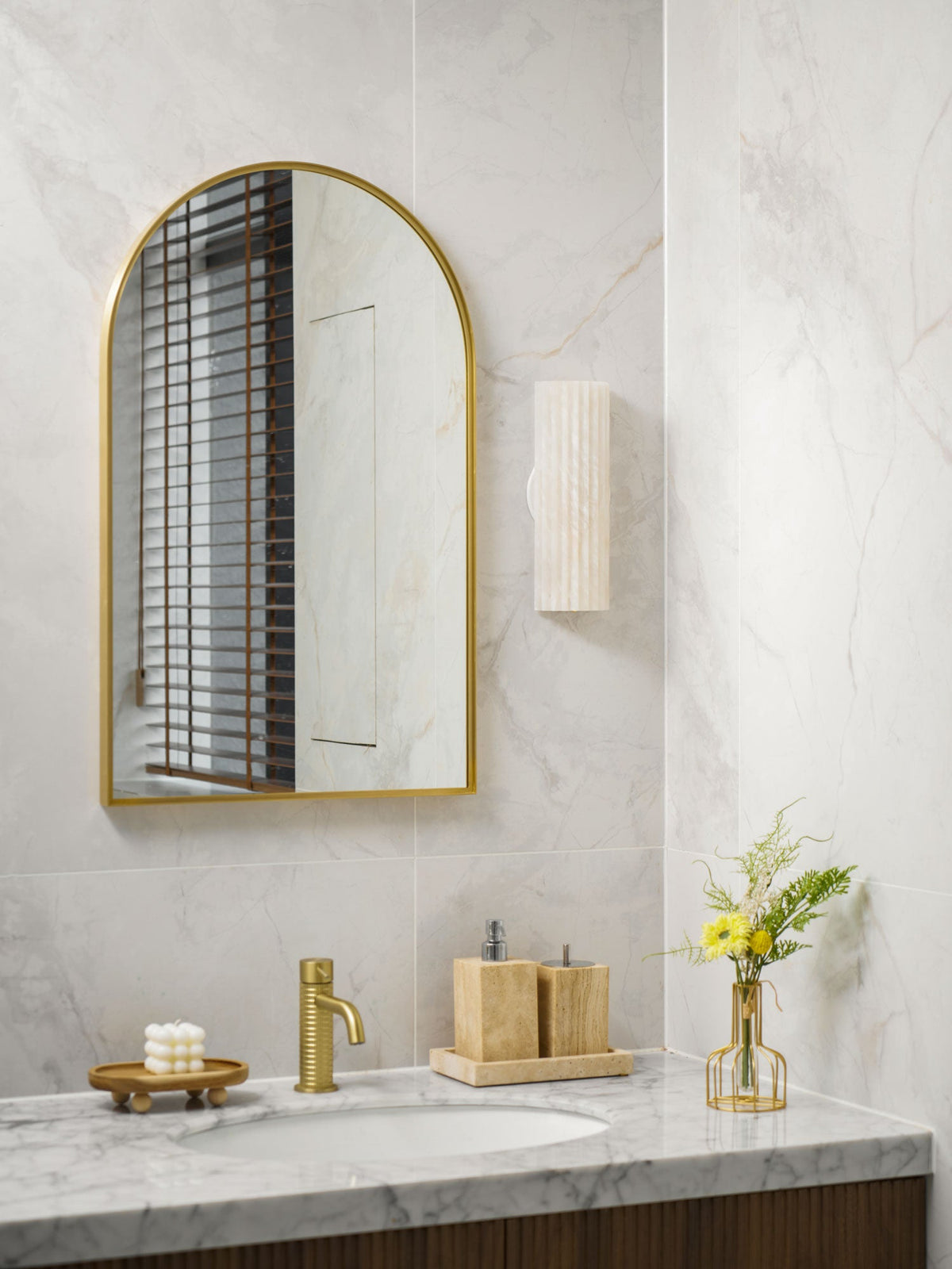 Alvia Alabaster Wall Light