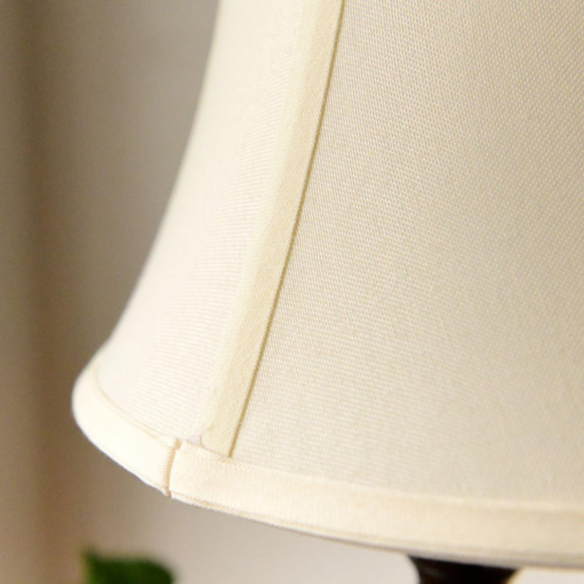 Ambrosia Metal Table Lamp 11"