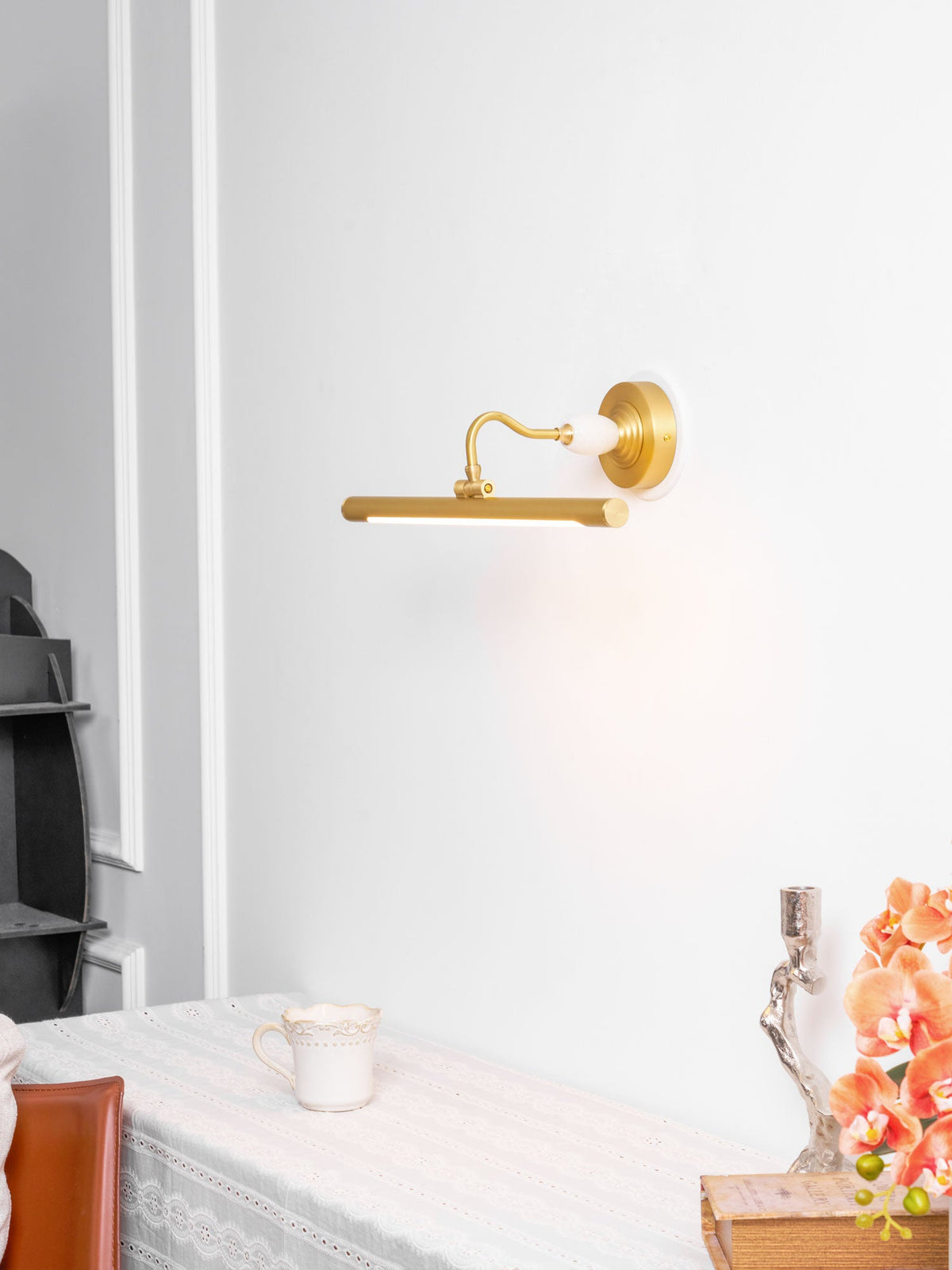 Archer Art Linear Wall Light