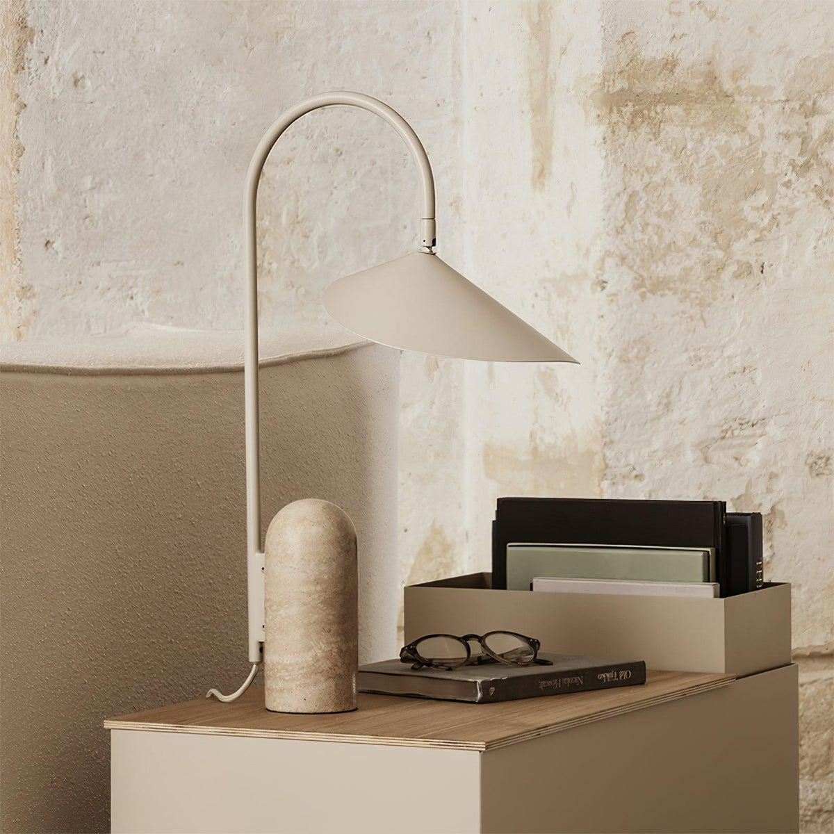 Arum Table Lamp 15"