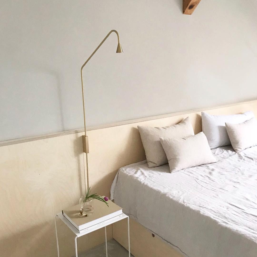 Svarna Wall Lamp 17.7″