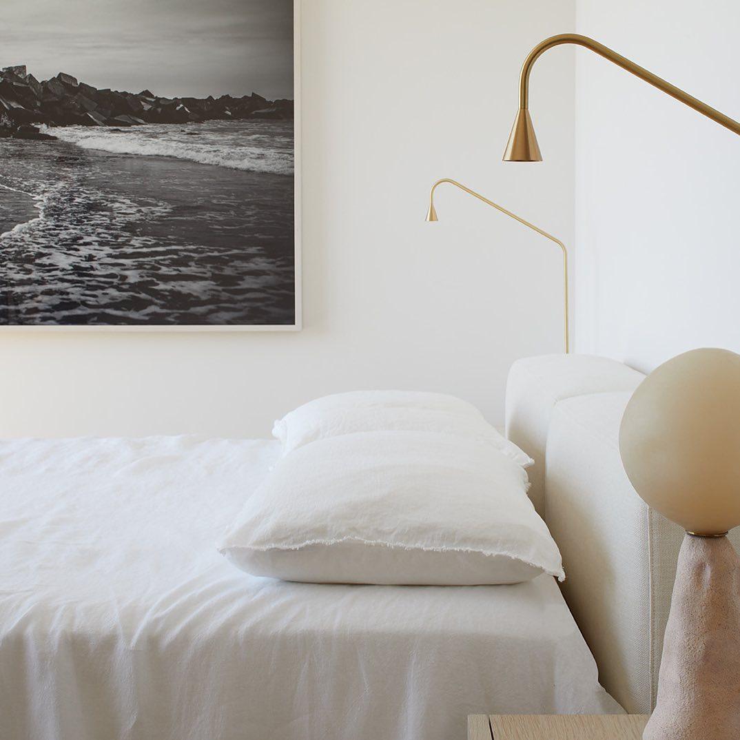 Svarna Wall Lamp 17.7″