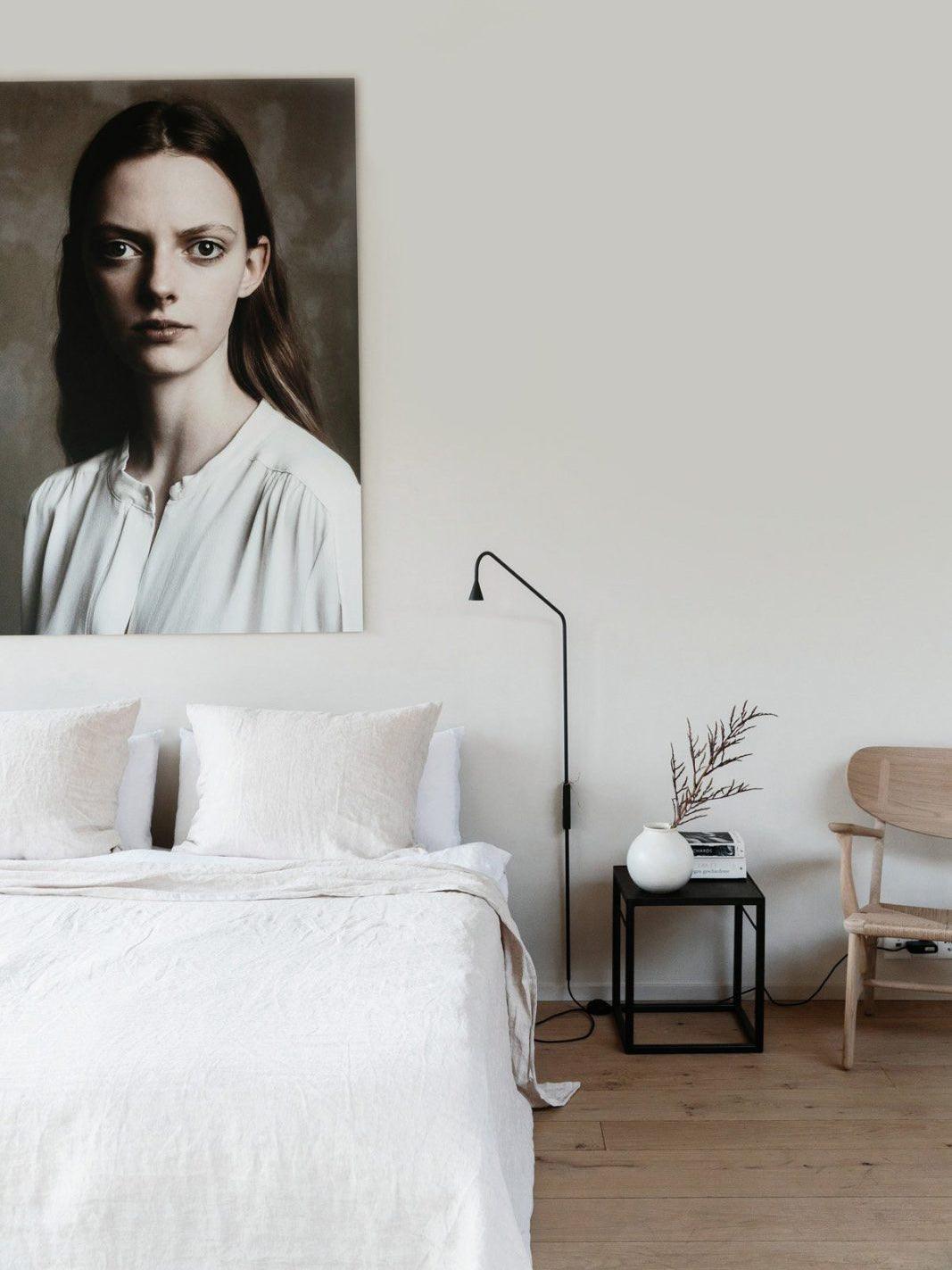 Svarna Wall Lamp 17.7″