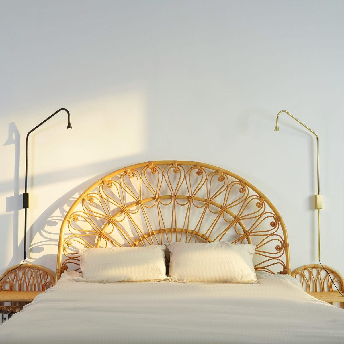 Svarna Wall Lamp 17.7″