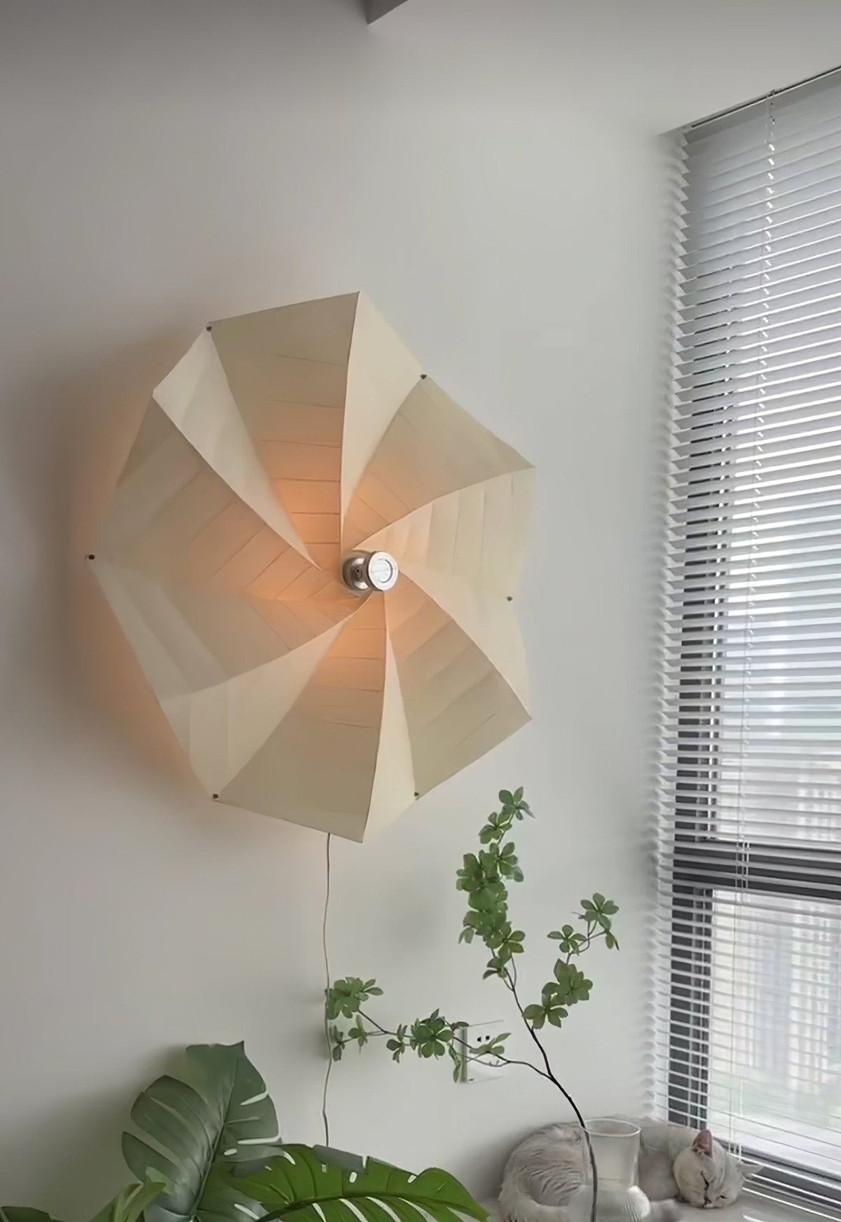 Bloom Petals Wall Lamp