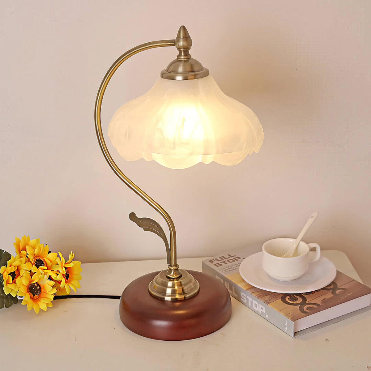 Retro Flower Table Lamp