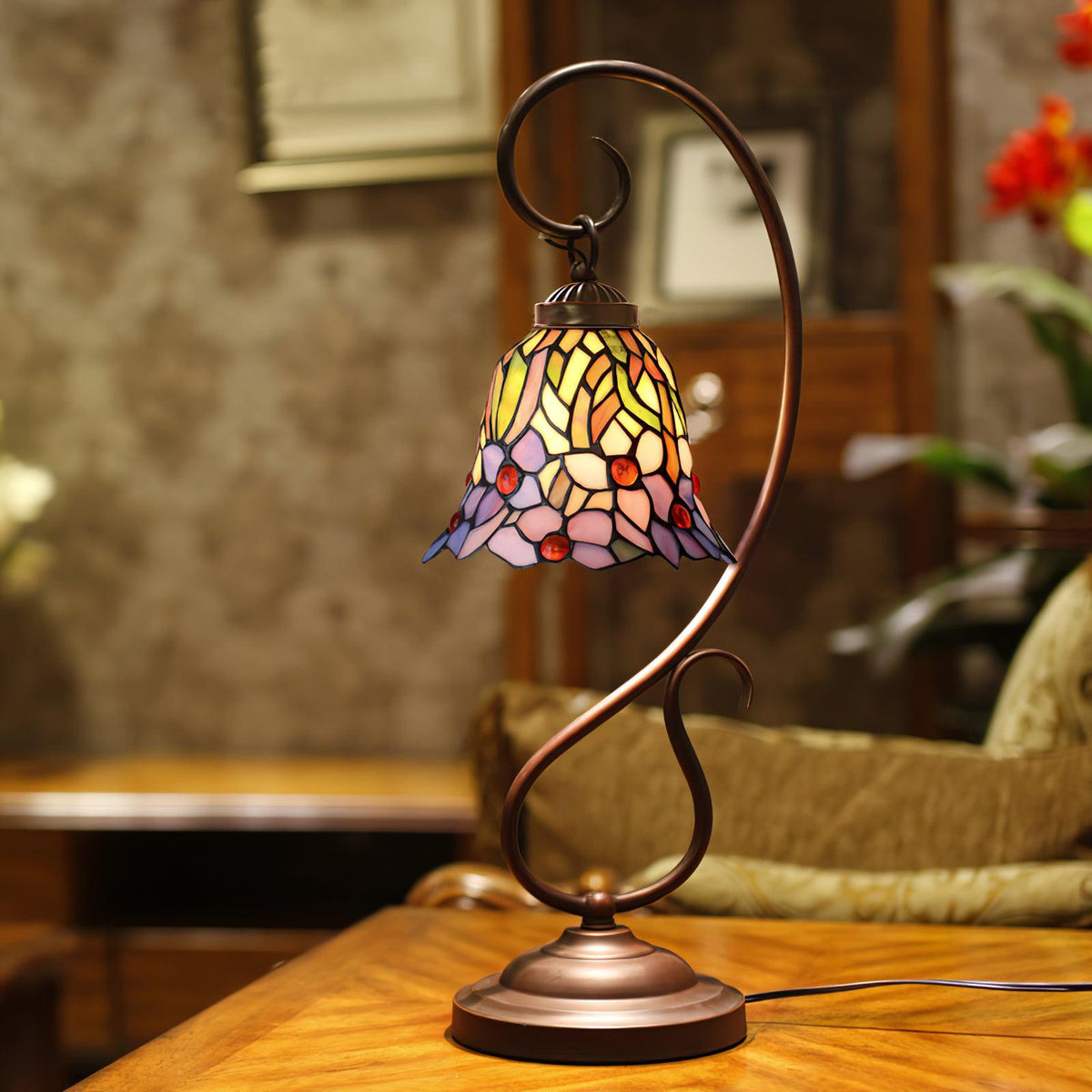 Cal Lighting Cotulla Tiffany Table Lamp 9.8"