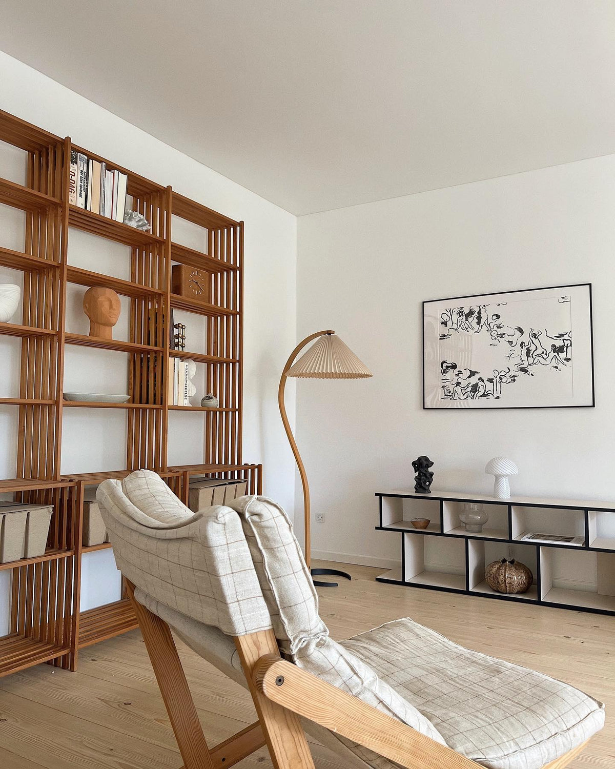 Caprani Floor Lamp 28.4"