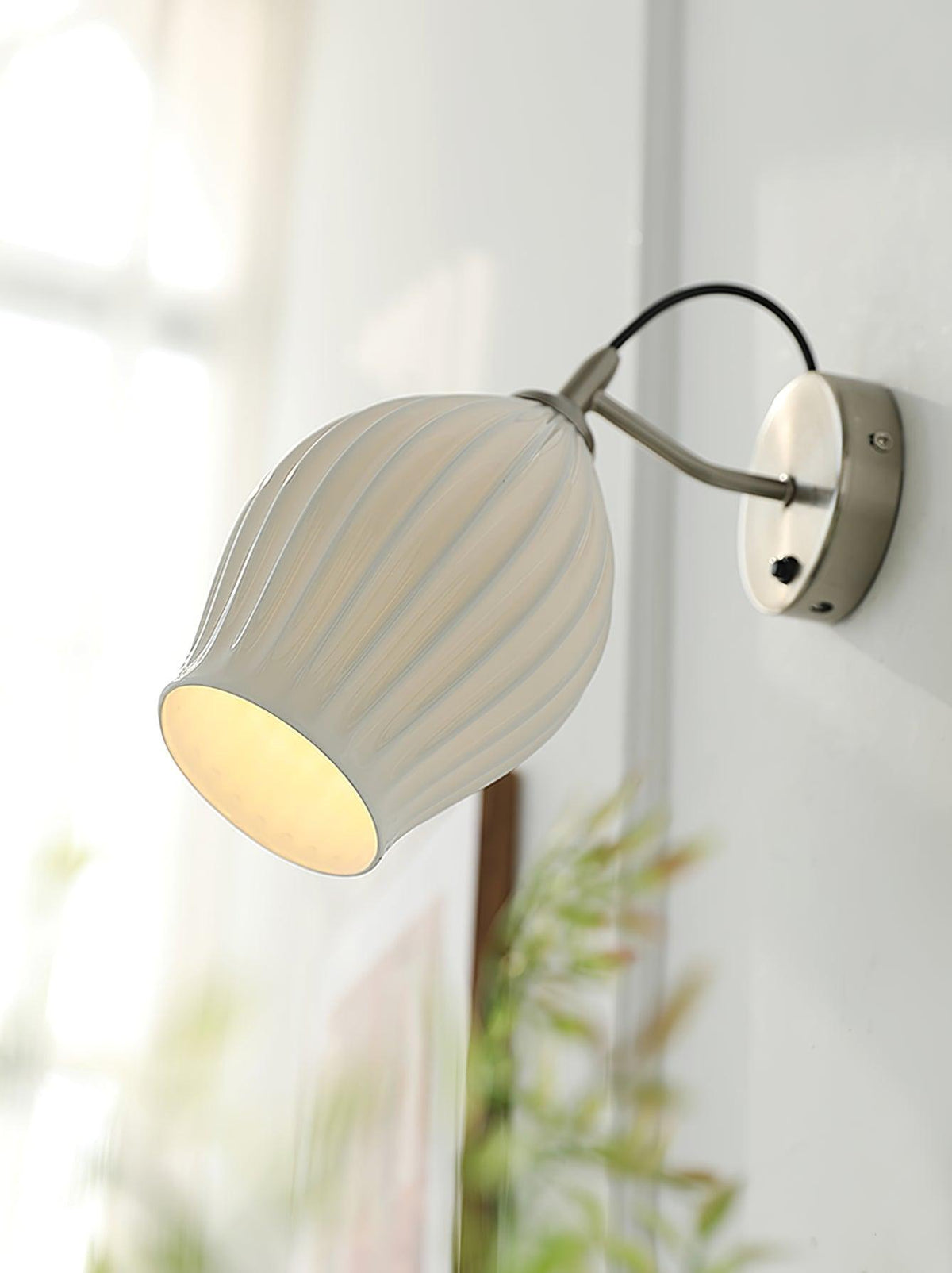 Ceramic Ribbed Wall Light 5.3"