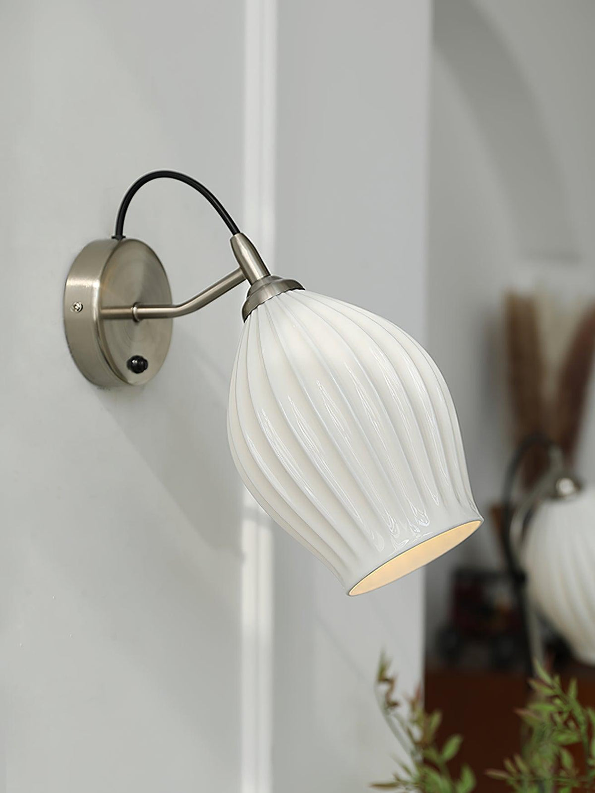 Ceramic Ribbed Wall Light 5.3"