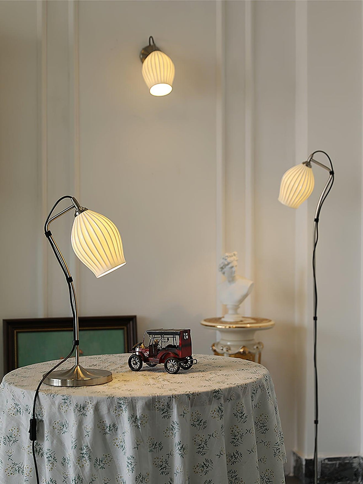 Ceramic Ribbed Wall Light 5.3"