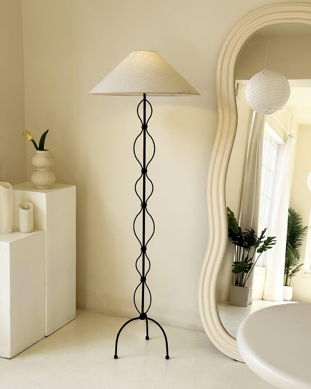 Corner Standing Floor Lamp 19.7"