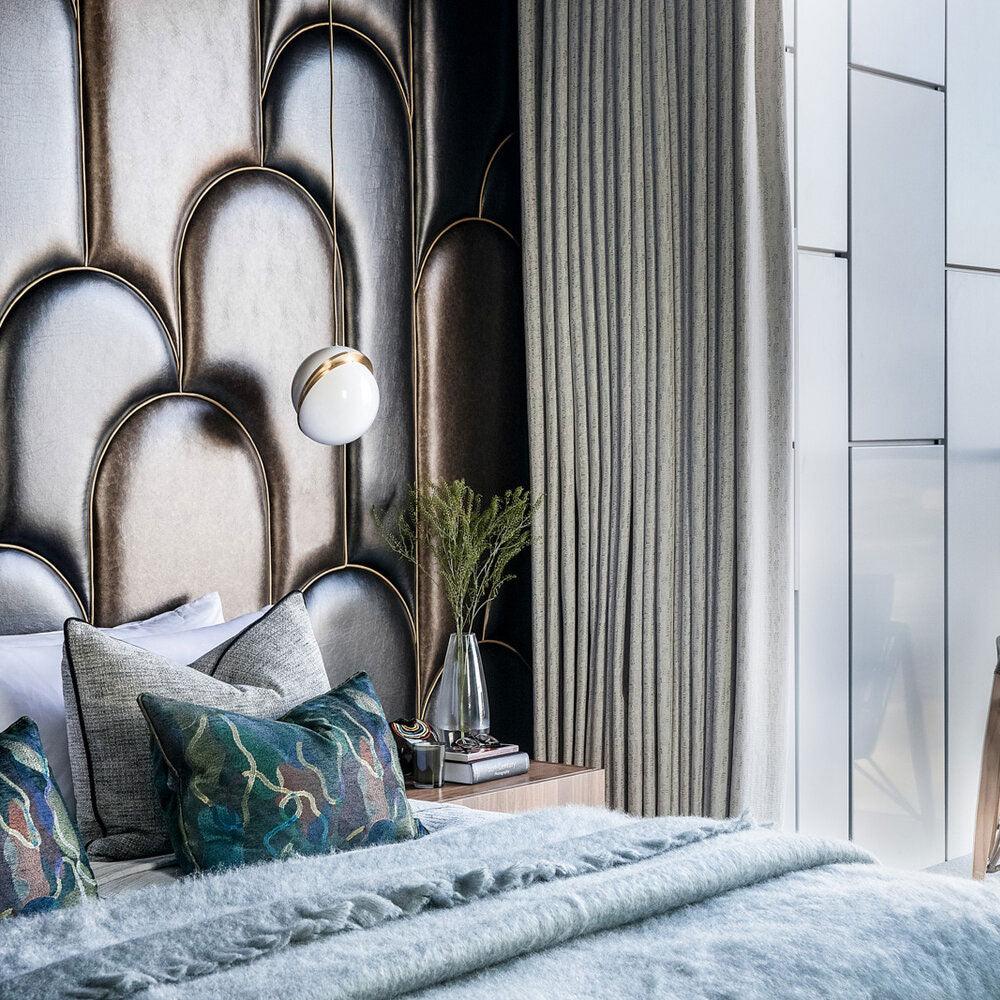 Crescent Pendant Lamp