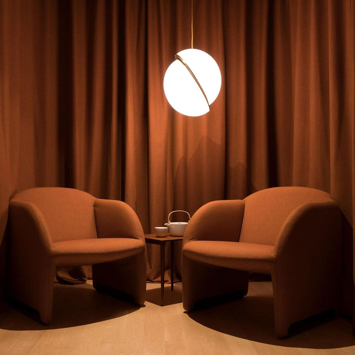 Crescent Pendant Lamp