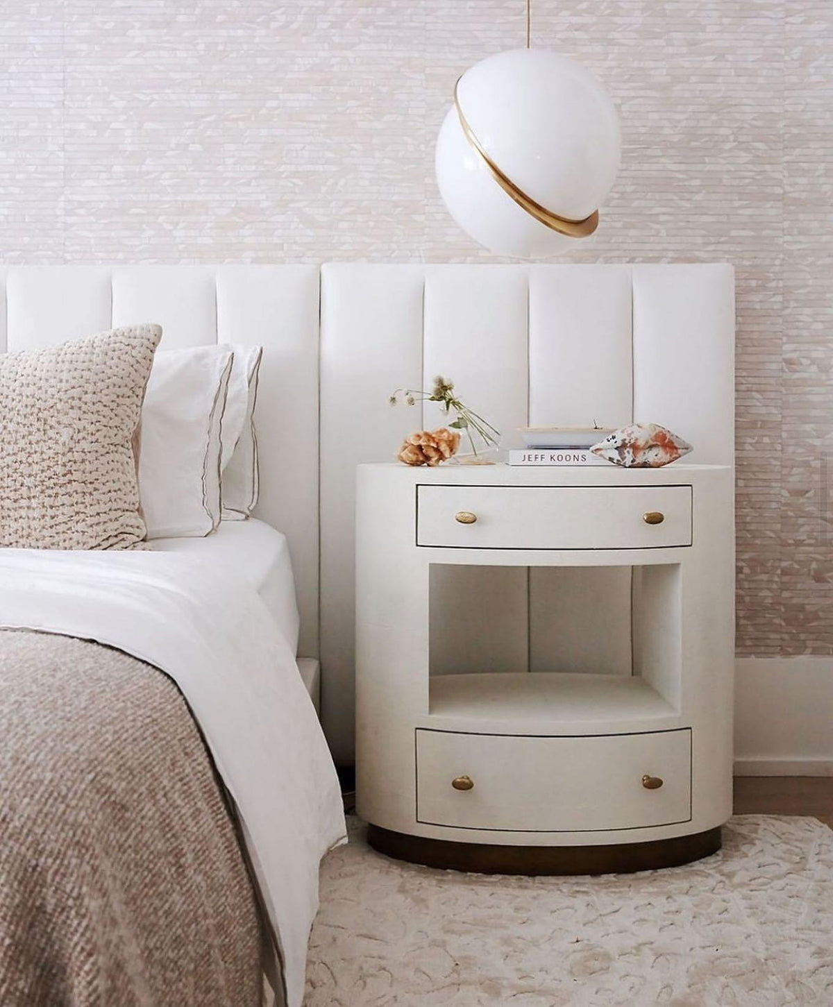 Crescent Pendant Lamp