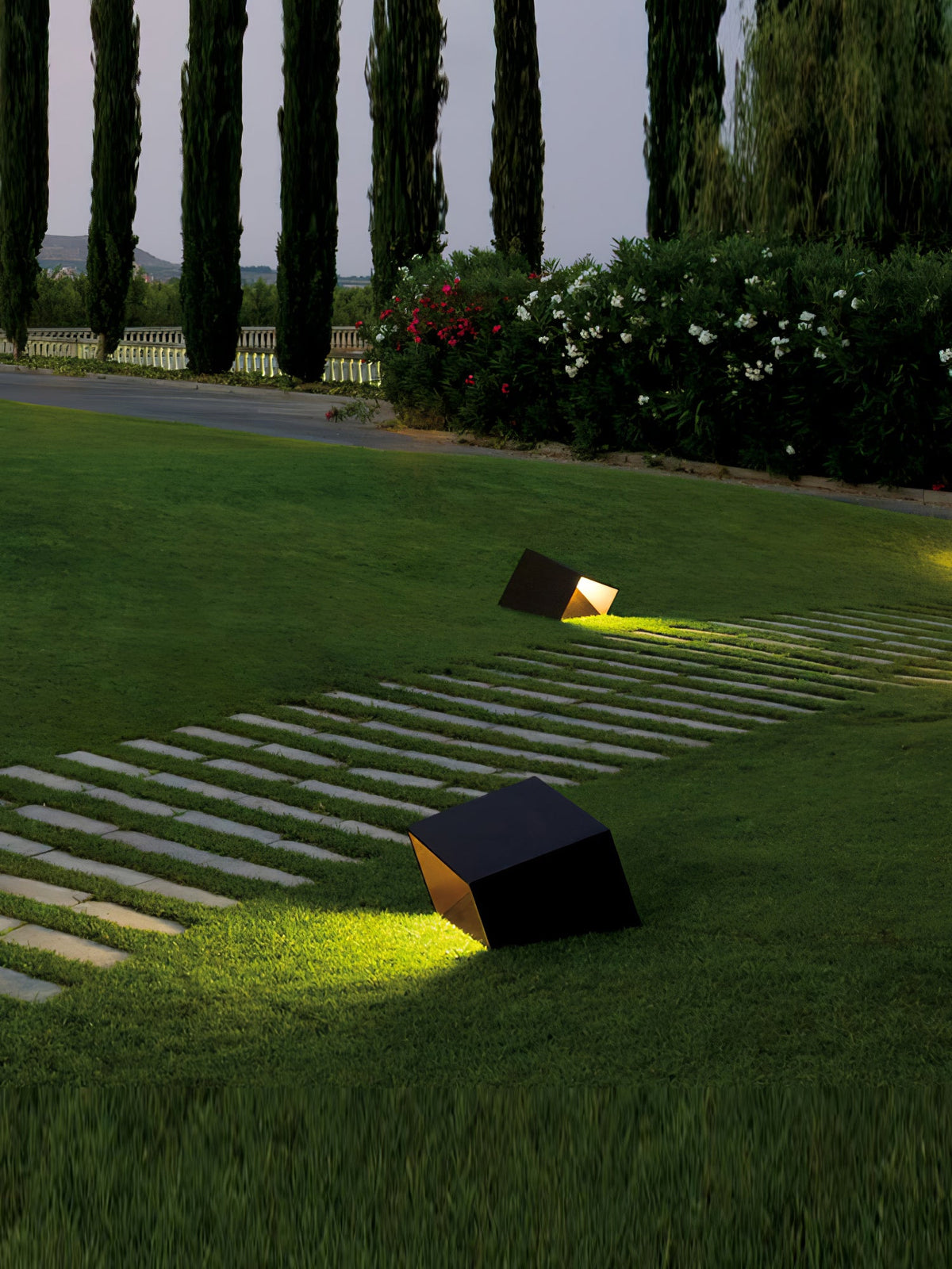Cube Garden Solar Outdoor Light