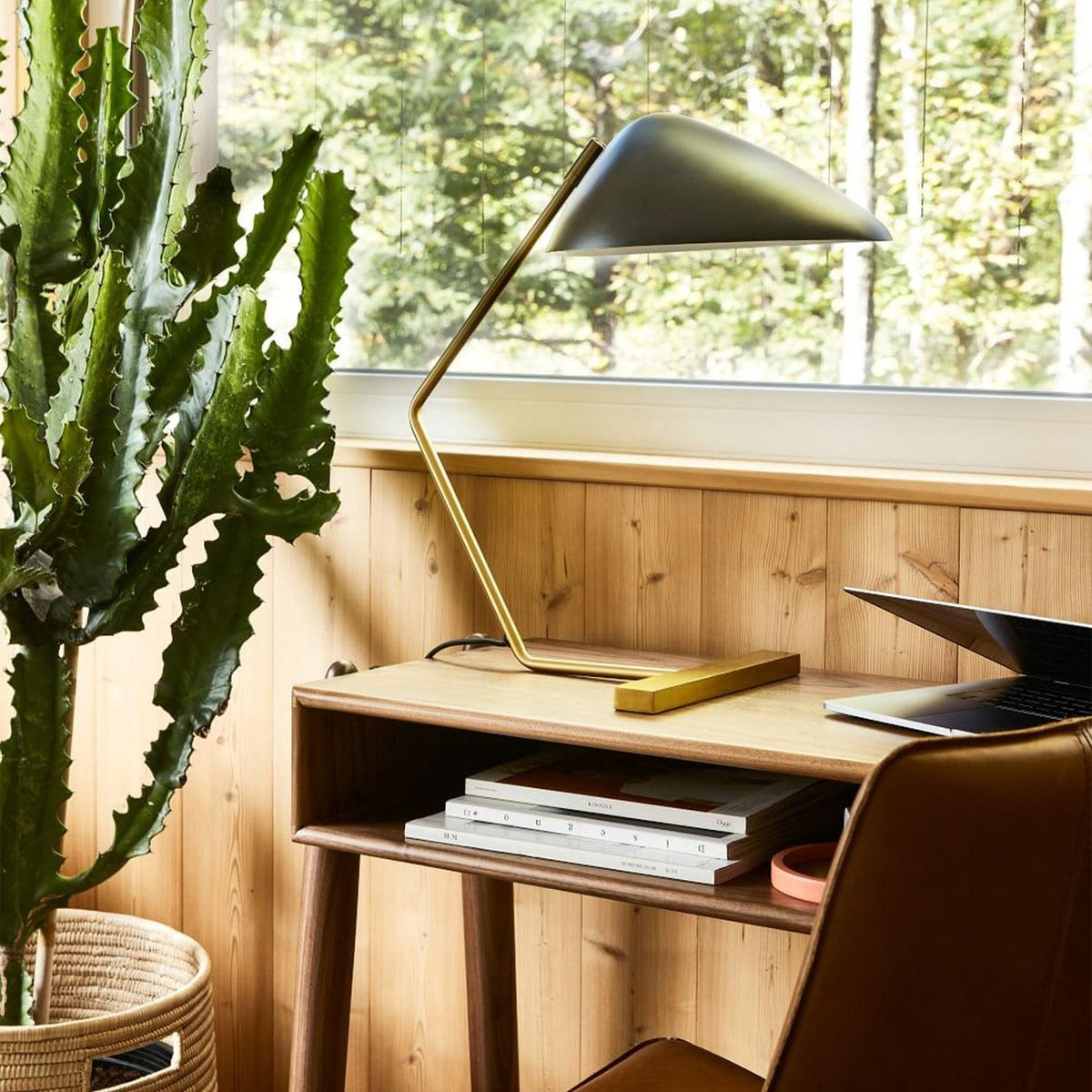 Curvilinear Mid-Century Table Lamp 18.1"