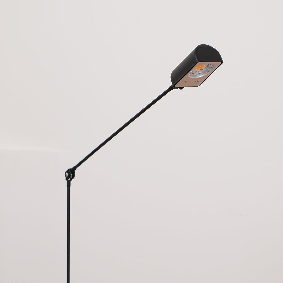 Apex Flex Floor Lamp 8.3"