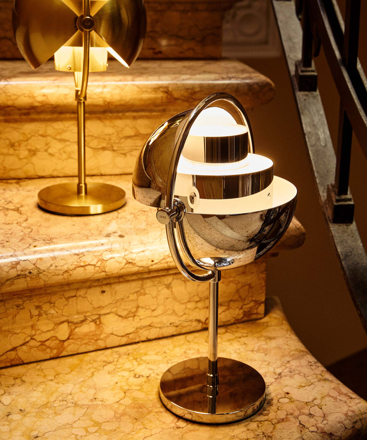 Deformed Ball Table Lamp