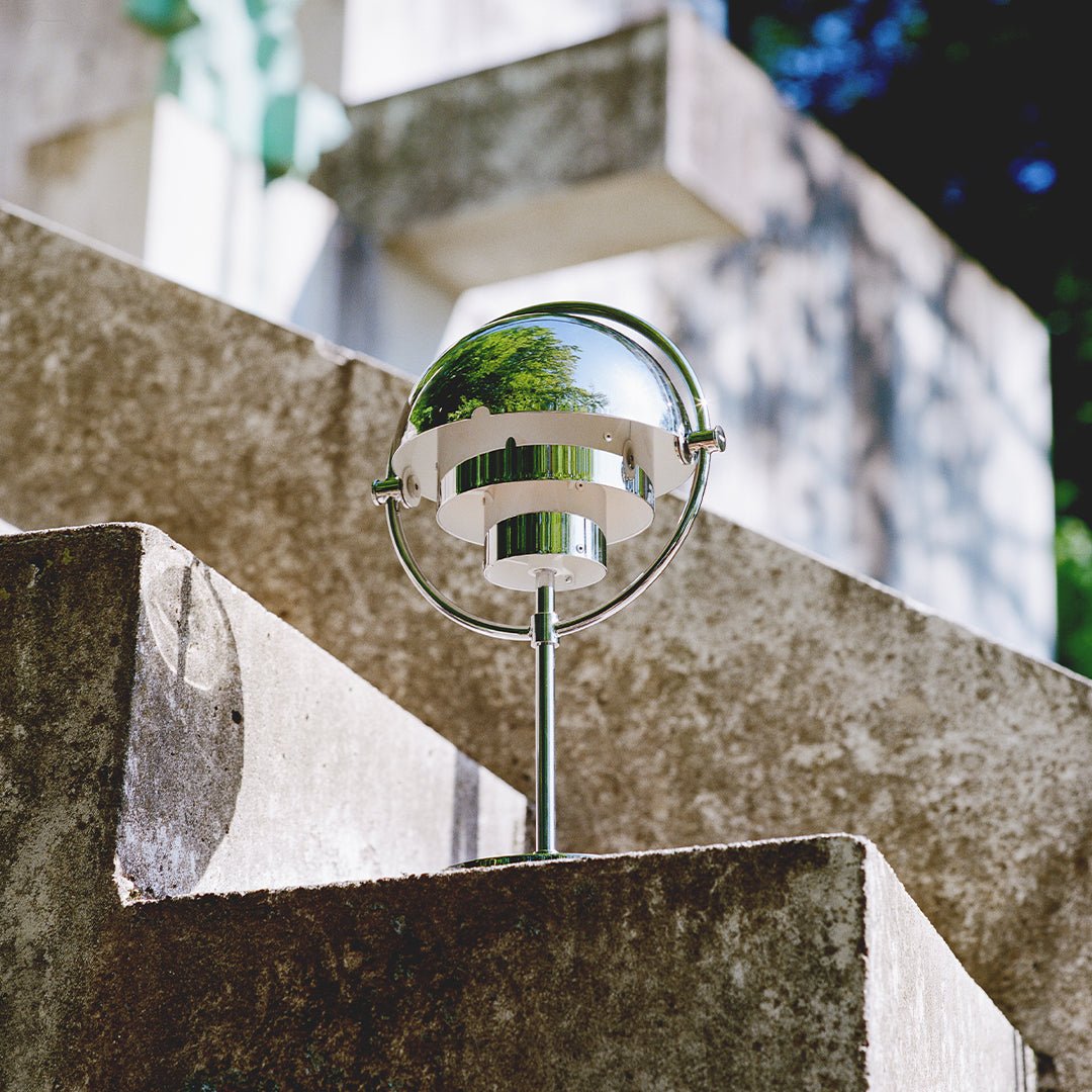 Deformed Ball Table Lamp