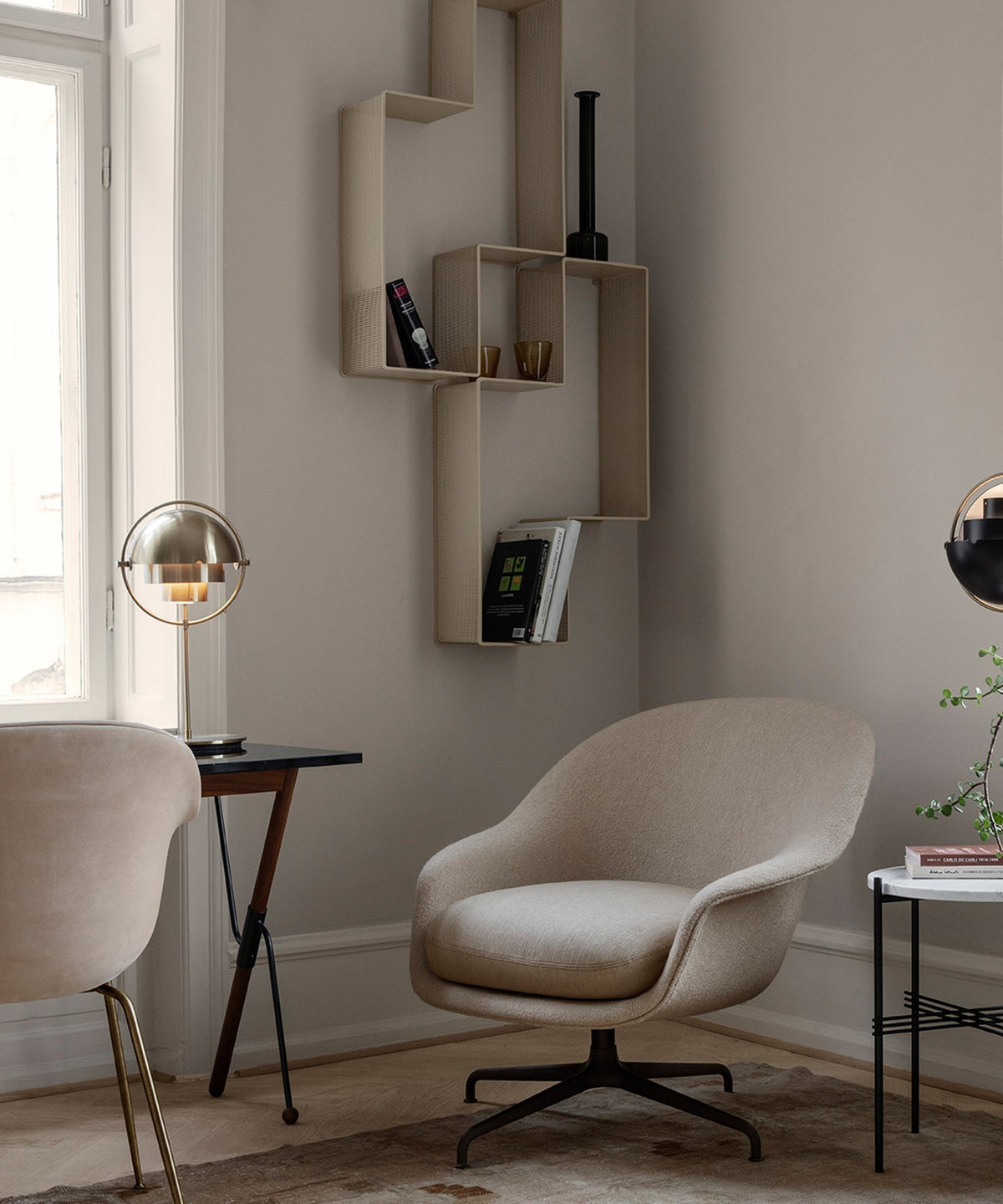 Deformed Ball Table Lamp