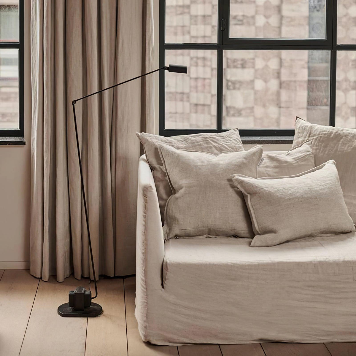 Apex Flex Floor Lamp 8.3"