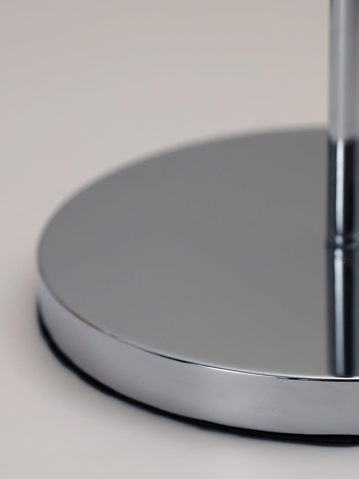 Edinburgh Floor Lamp 13.8"