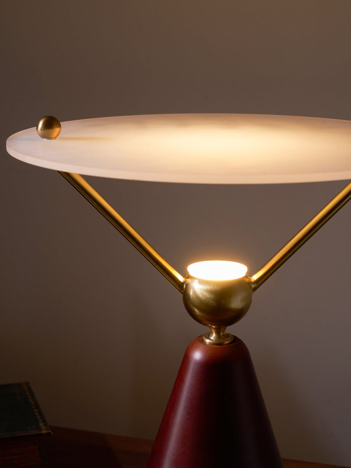 Equoray Table Lamp