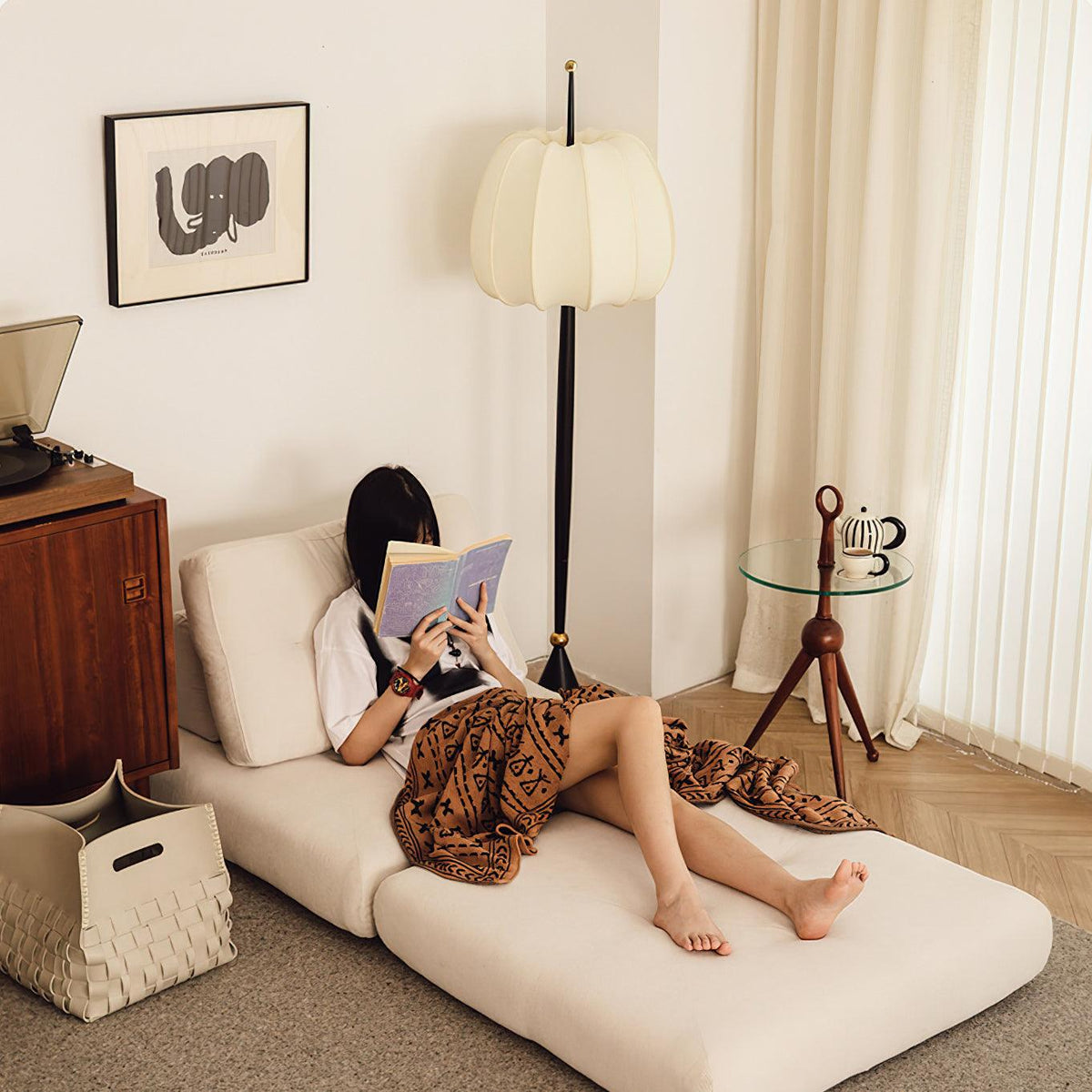 Folia Floor Lamp 15.7"