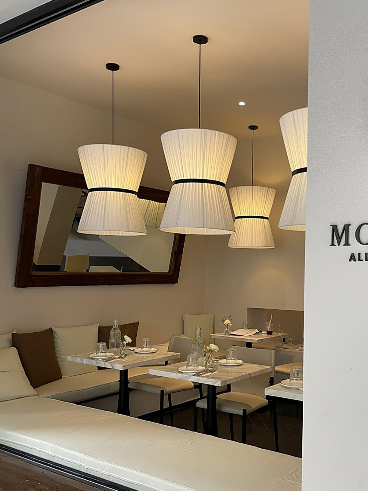 Folie Pendant Light 15.7"