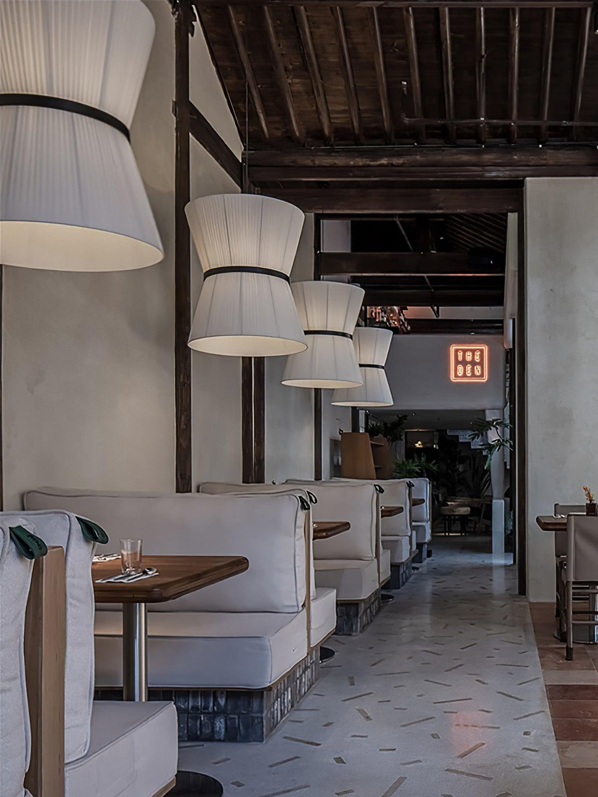 Folie Pendant Light 15.7"