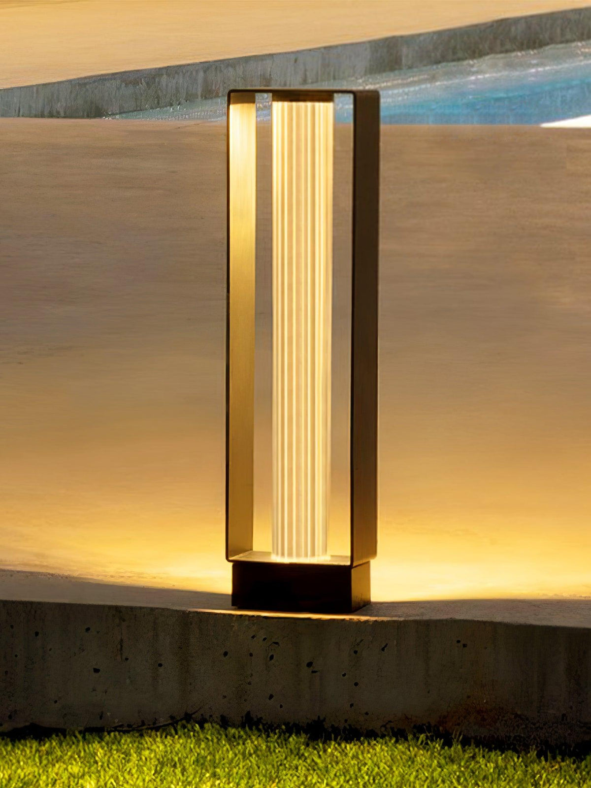 Frame Outdoor Post Lamp