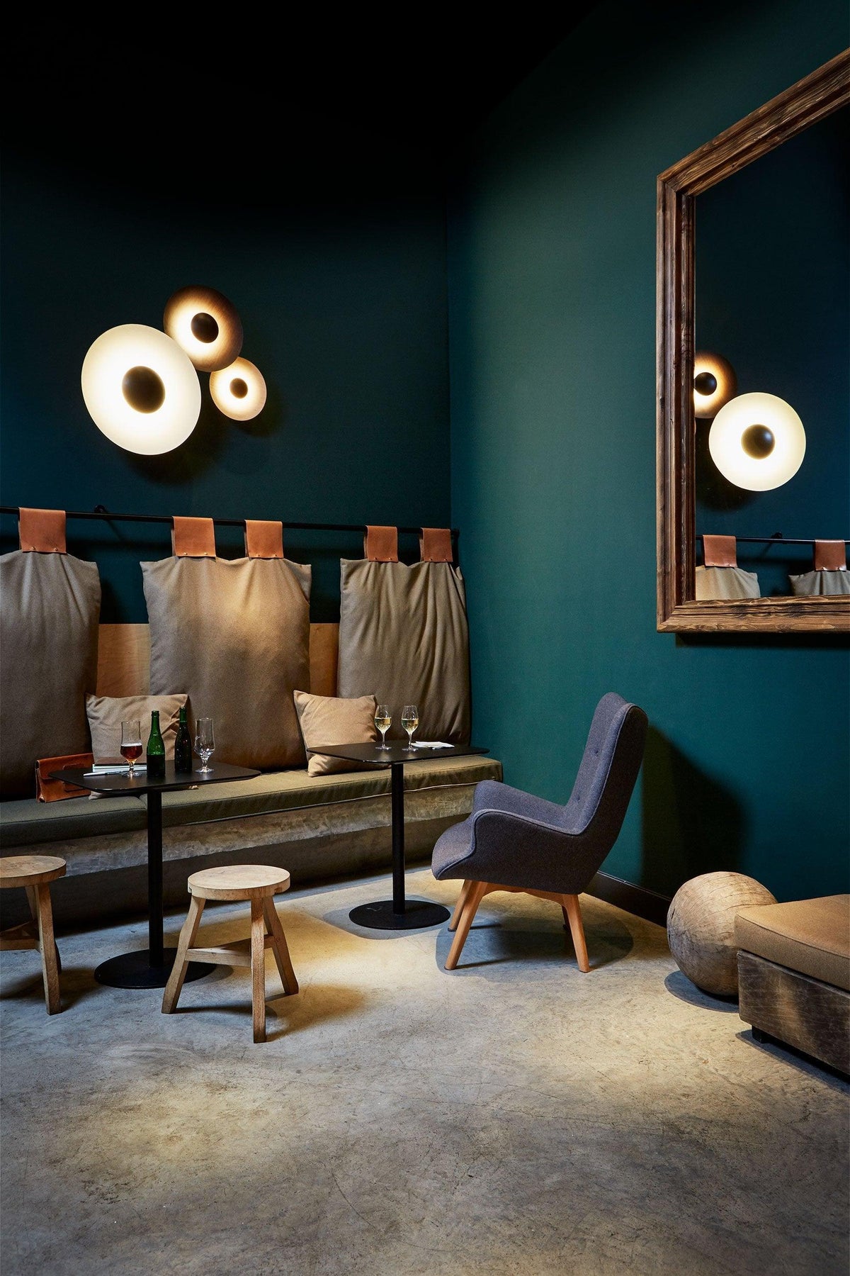 Simplicity Glow Plug-in Wall Light