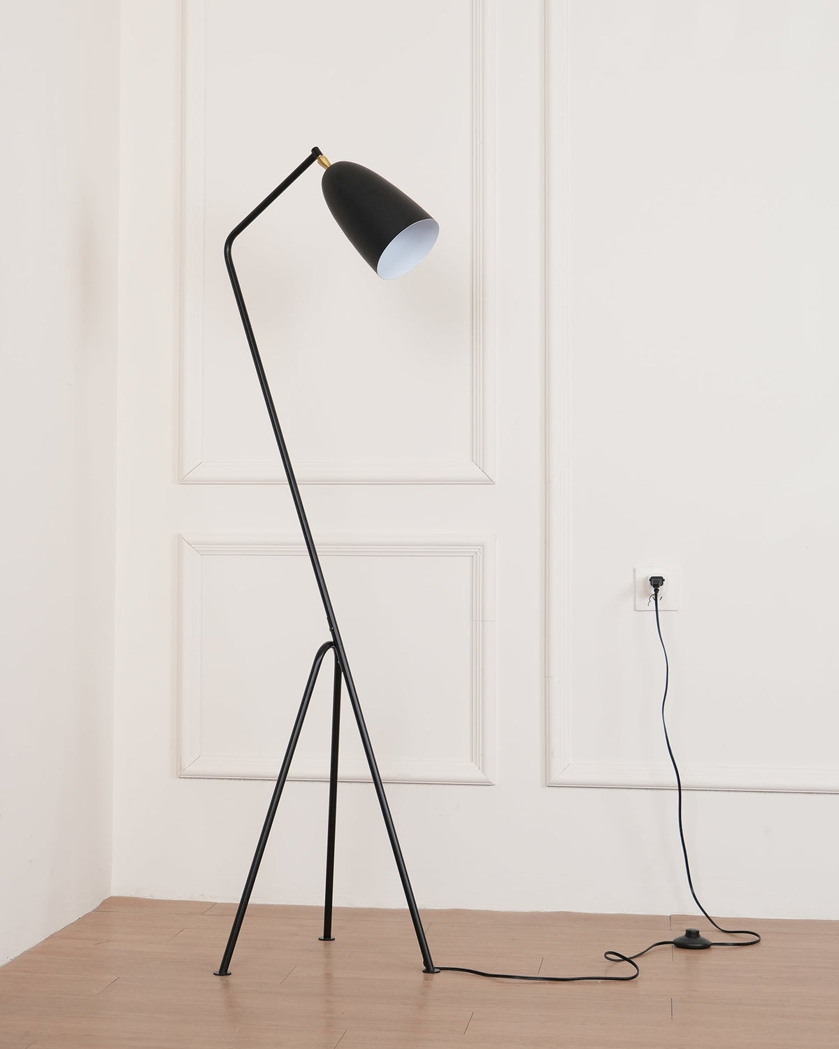 Grasshopper Floor Lamp 16.9"