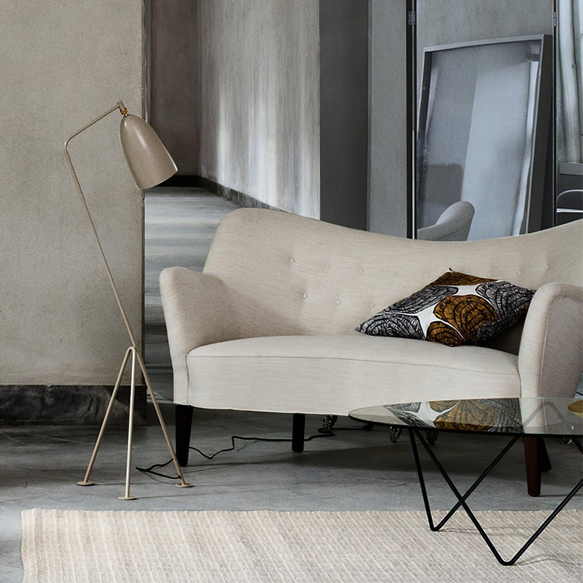 Grasshopper Floor Lamp 16.9"