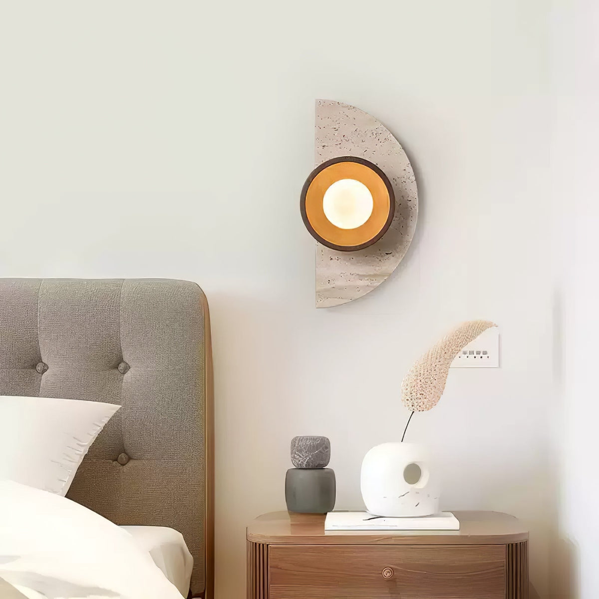 Halvora Wall Light